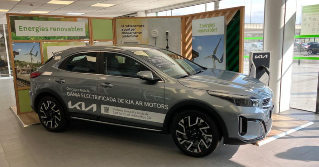 AR Motors exhibe el Kia XCeed PHEV en el Leroy Merlin de Sant Boi