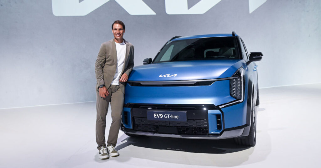 Rafa Nadal está impaciente por conducir su nuevo Kia EV9 eléctrico